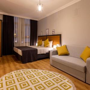 Studio with Sofa Bed