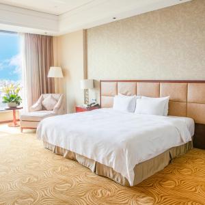Premium King Room