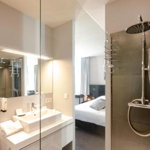Deluxe Double Room with Shower
