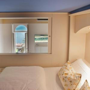 Comfort Suite with Balcony, Lake Front