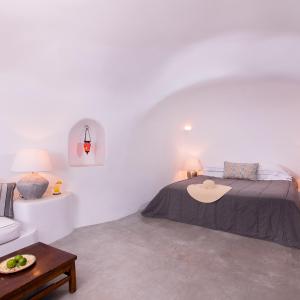 Levanta Cave Suite with Caldera View & Hot Tub