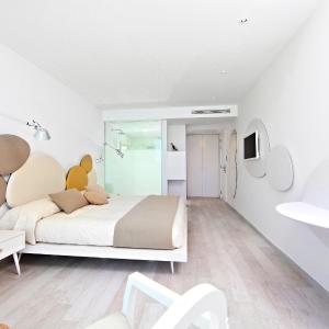 Double Room with Partial Sea View