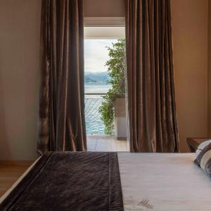 Corner Junior Suite with lake view