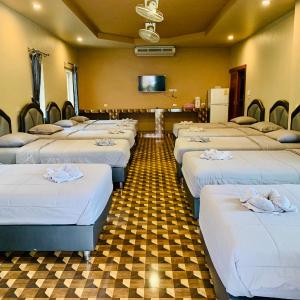 10-Bed Mixed Dormitory Room