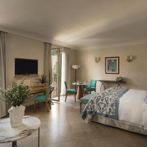 Premium Junior Suite with Sea View and Balcony