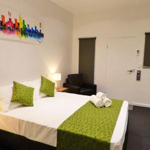 Standard Queen Room