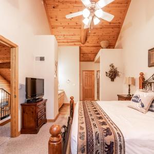 Two-Bedroom Cabin 