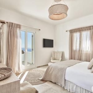 Deluxe Suite with Spa Bath