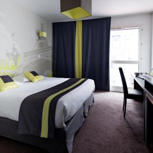 Studio Superior (1-2 Adults)