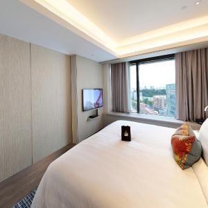 One-Bedroom Premium Suite