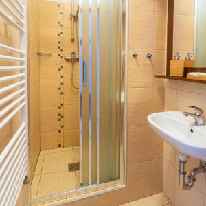 Triple Room with Shared Bathroom