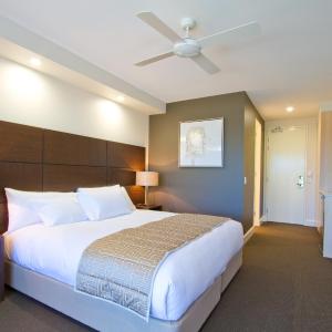 Deluxe King Suite