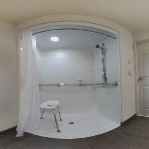 Queen Suite - Accessible/Non-Smoking