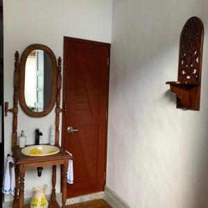 Deluxe Room (2 Adults + 1 Child)