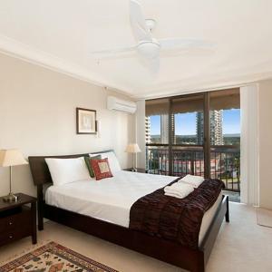 One-Bedroom Apartment with Balcony