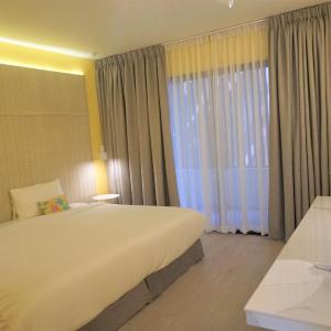 King Room with Pool View