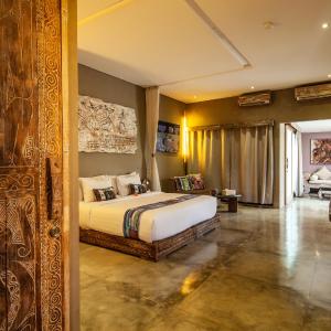  Ethnic Suite