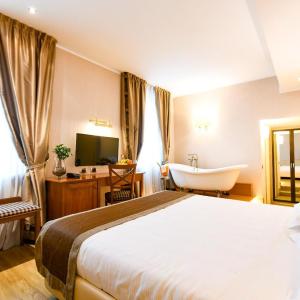 Deluxe Double Room with Bath