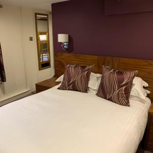 Executive Family Room with One Double Bed and One Single Bunk Bed