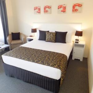 Cottage Queen Room
