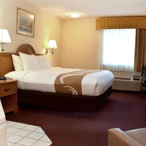 King Room with Accessible Tub - Accessible/Non-Smoking