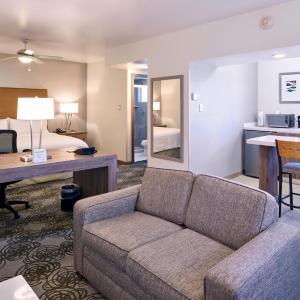 Double Suite with Two Double Beds - Non-Smoking