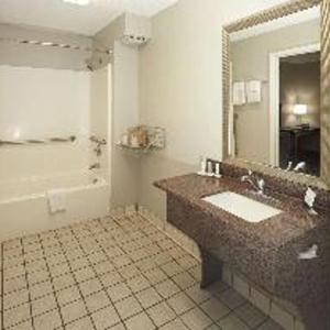 Efficiency Queen Room with Two Queen Beds - Non Smoking 