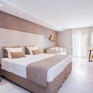  Deluxe room with king size bed