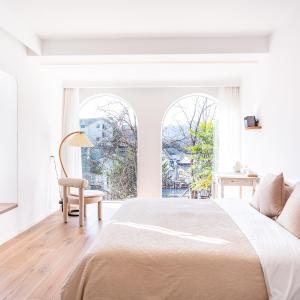 Double Room with Mountain View