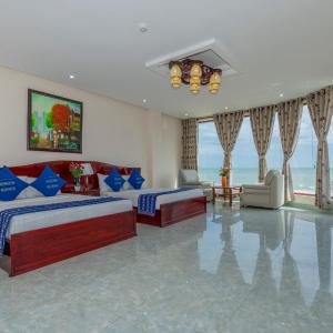 Deluxe Suite with Sea View