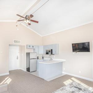 King Studio Suite - Non-Smoking