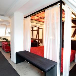 King Room with Spa Bath