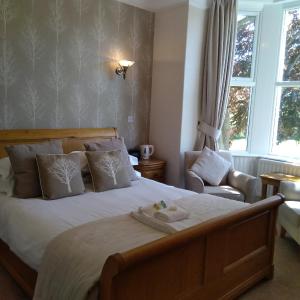 Superior King Room with Mountain View