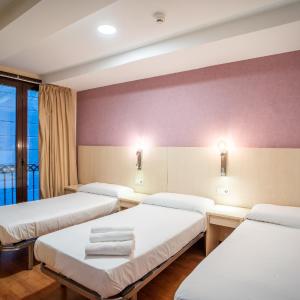 Triple Room with Private Bathroom
