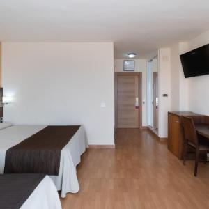 Triple Room with City View