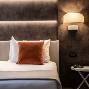 Deluxe Suite with Spa Bath
