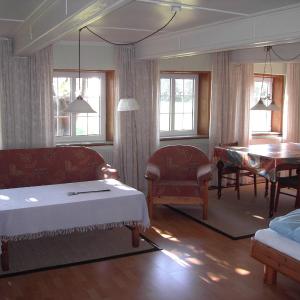 Apartment (4 Adults)