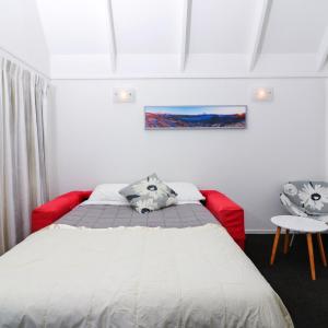 Superior One Bedroom Suite with Lake View & Private Hot Pool