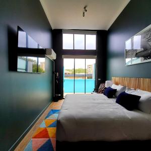 Blue Suite with Balcony