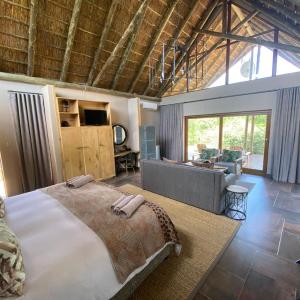 Luxury Suite with 2 Game Drives