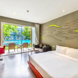 Deluxe Room  with Pool Access