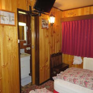 Deluxe Twin Share Room