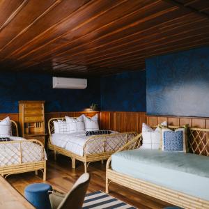 Standard Twin Room with Mountain View