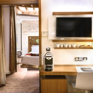 Suite with Winter Garden View