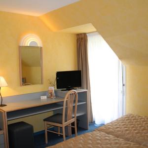 Twin Room with Courtyard View