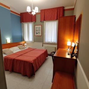 Small Double or Twin Room