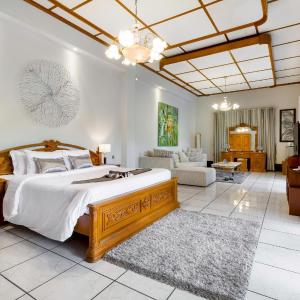 Junior Suite with Garden View