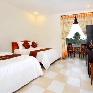 Triple Room with Balcony