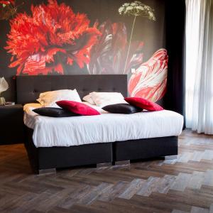 Large Twin Room with Balcony
