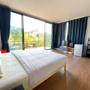 Single Room with Mountain View